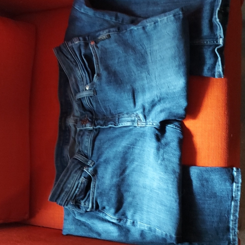 Here's the Silver Jeans you've been waiting for! No holes, cuts, rips. Perfect!